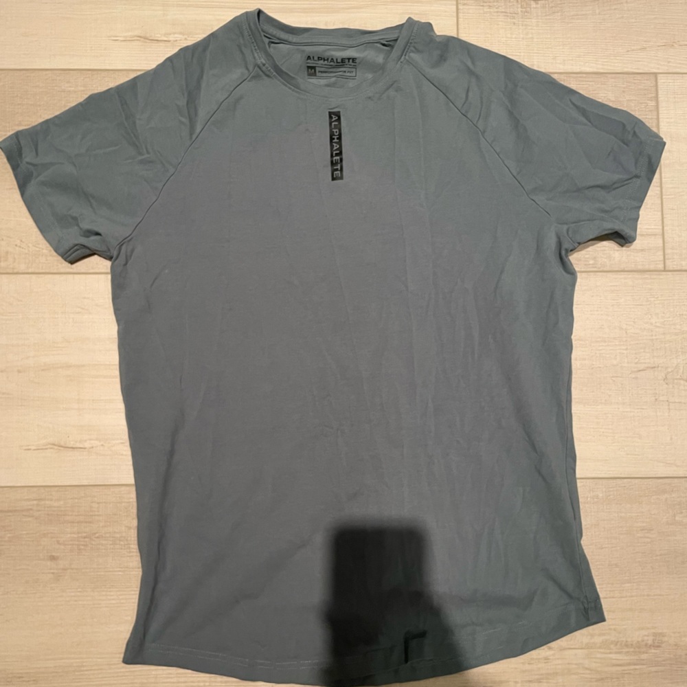 Menus Alphalete Performance Top